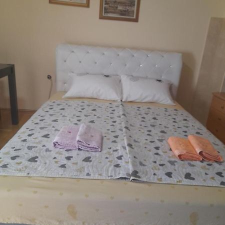 For You Apartman Ni Esterno foto
